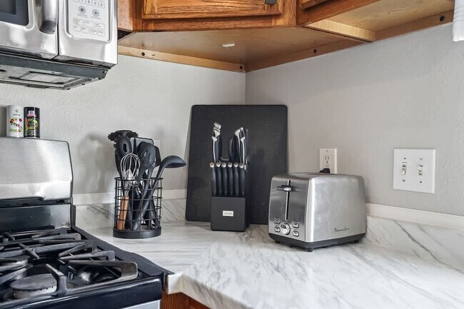 Building Photo - 1619 Ruby Ct