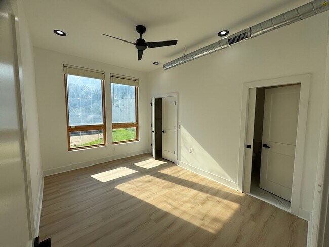 Building Photo - 3127 Liberty Ave