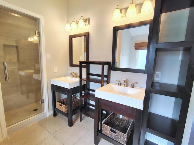 Building Photo - 2546 Long Reach Dr