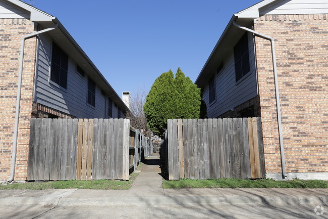 Building - Texas Star Townhomes