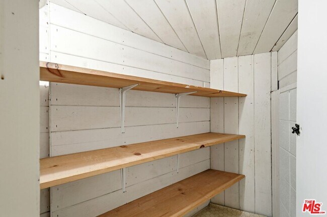 Building Photo - 2350 Benedict Canyon Drive