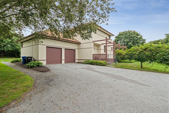 Building Photo - 175 Ruggles Ave