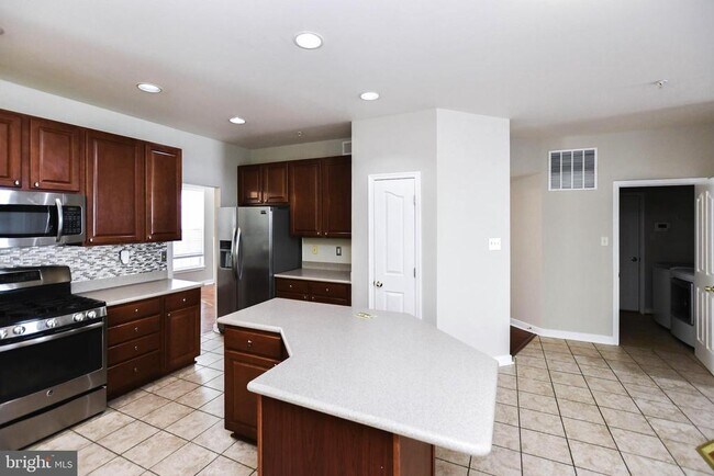 Building Photo - 13003 Belle Meade Trace