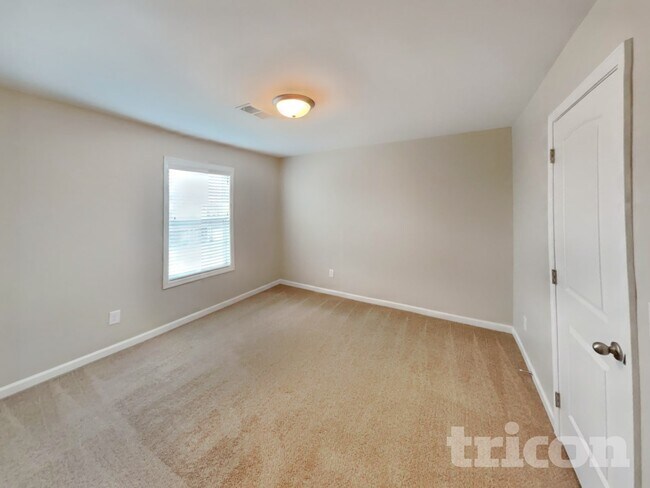 Building Photo - 920 Beverly Ct