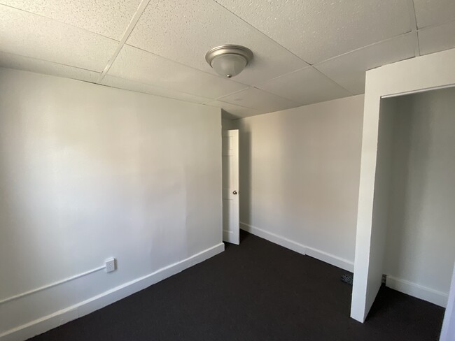 Building Photo - 530 S Duke St