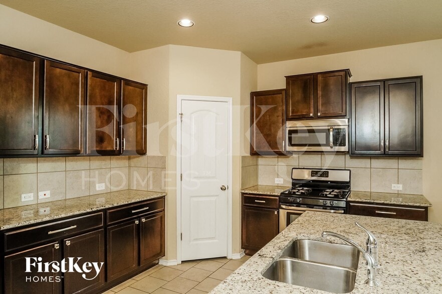 Building Photo - 13426 Frio Parke