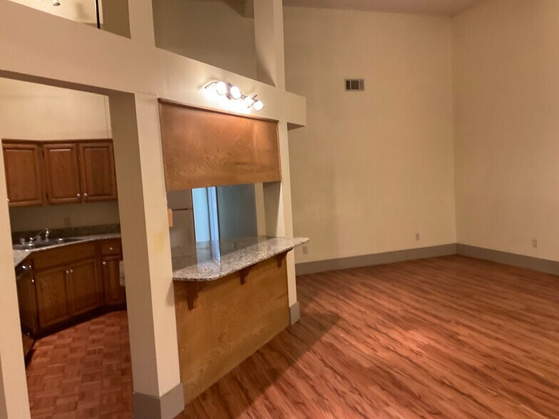 Building Photo - 706 Garrison Ave