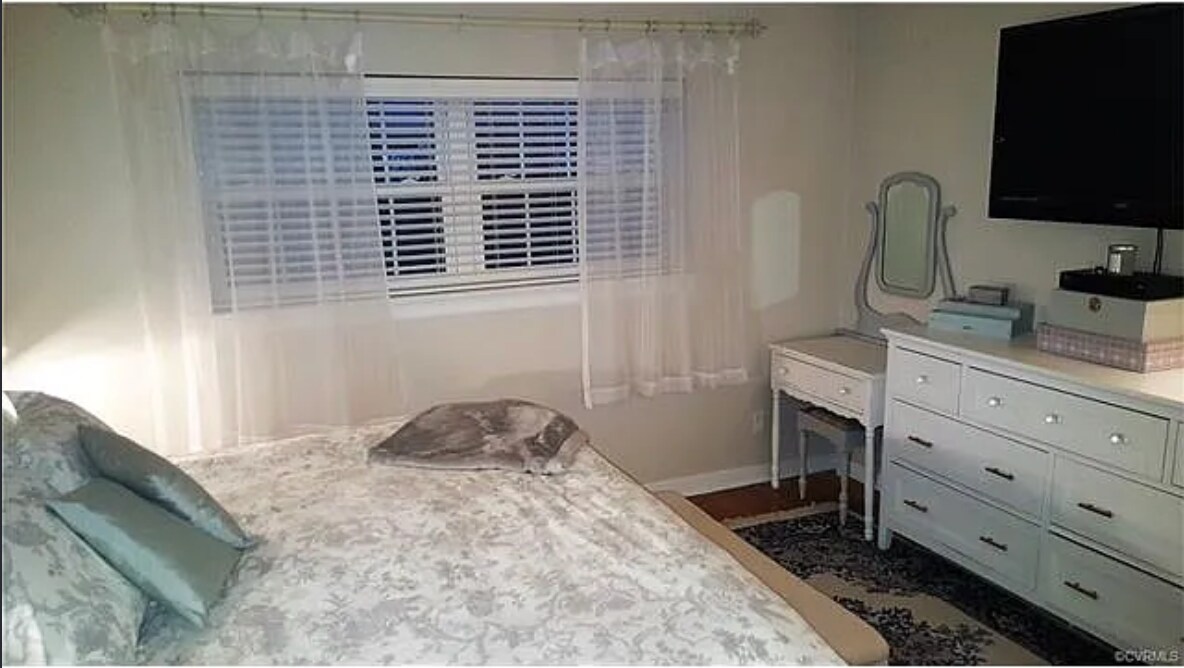 Building Photo - 401 N Hamilton St