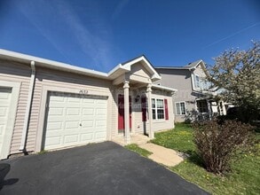 Building Photo - 1652 Cesario Dr