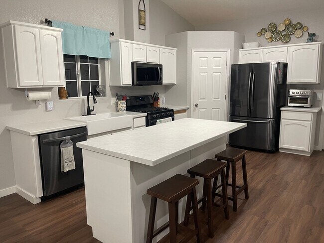 Building Photo - VILLA CHAPARRAL