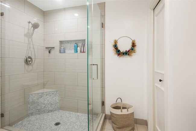 Building Photo - 354 Tealwood Dr