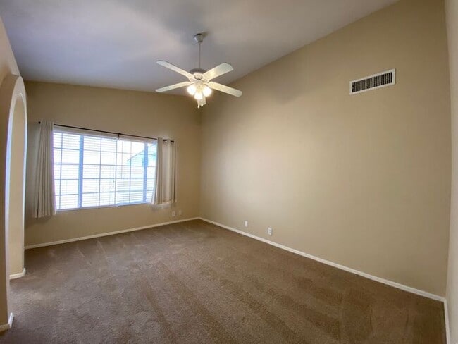 Building Photo - Scottsdale 3 bedroom 2 bath single level home