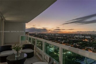 Building Photo - 1643 Brickell Ave