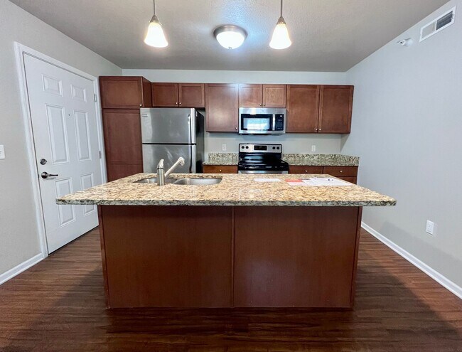 Primary Photo - Pre-Leasing Now! Modern 2 Bed, 2 Bath – Centrally Located!