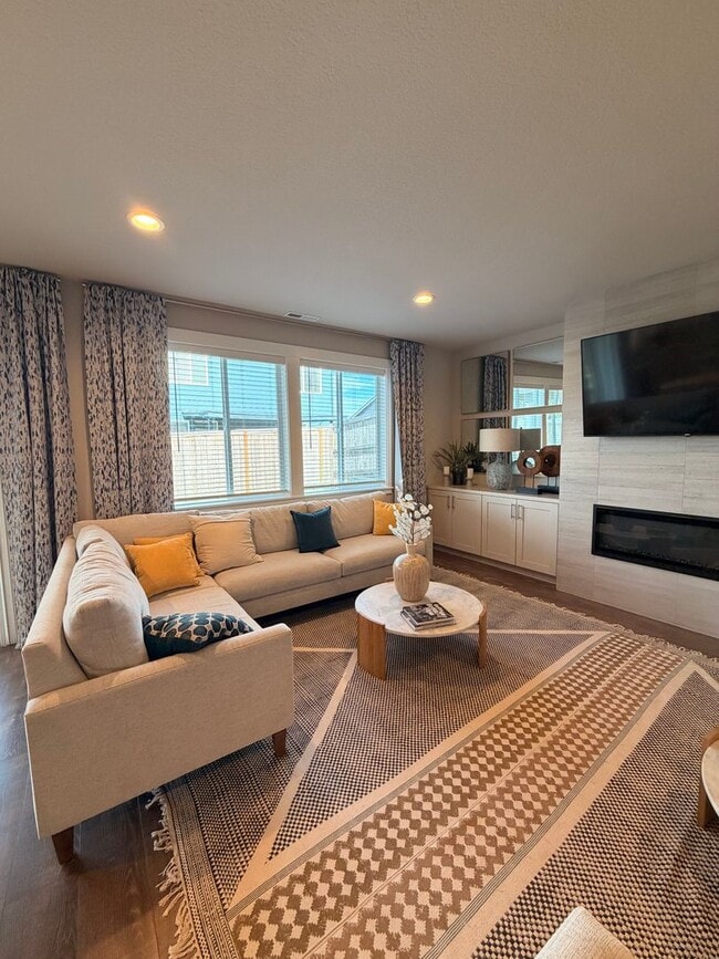 Building Photo - 4-bed 3-Bath Brand New Construction