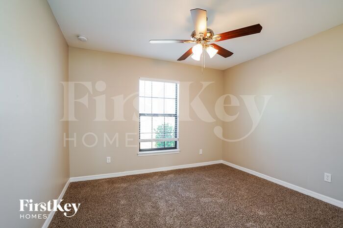Building Photo - 2203 SW 11th Ct