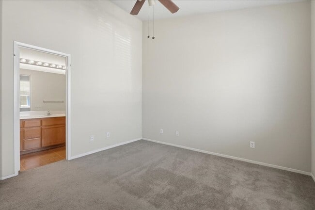 Building Photo - 9386 Laguna Pointe Way
