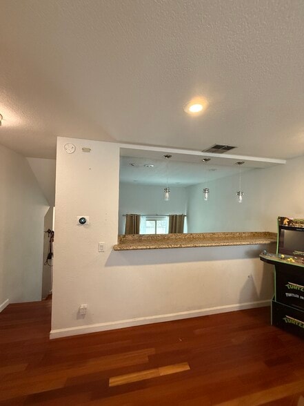 Building Photo - 27609 Nugget Dr