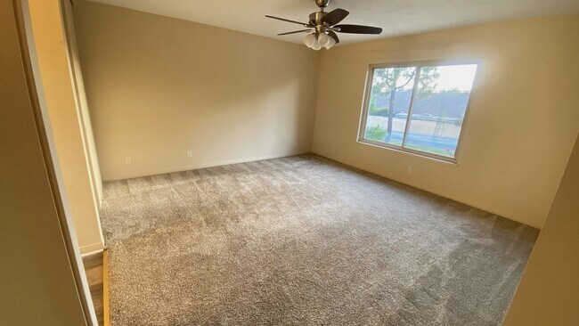 Building Photo - 17505 Kensington Cir