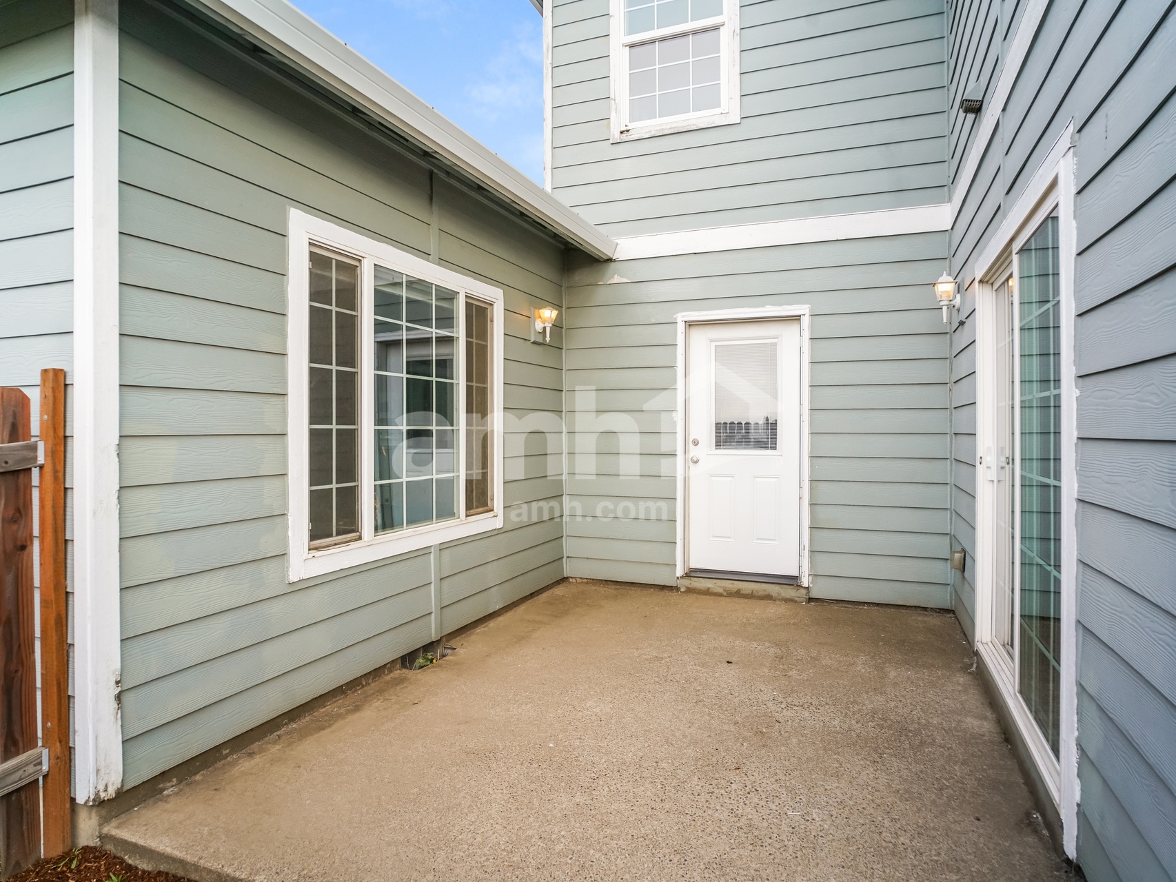 Building Photo - 3856 Oranda St