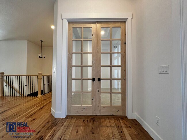 Building Photo - Gorgeous 4 bed 3 bath + Office home located on the 12th Tee of the TPC golf Course!