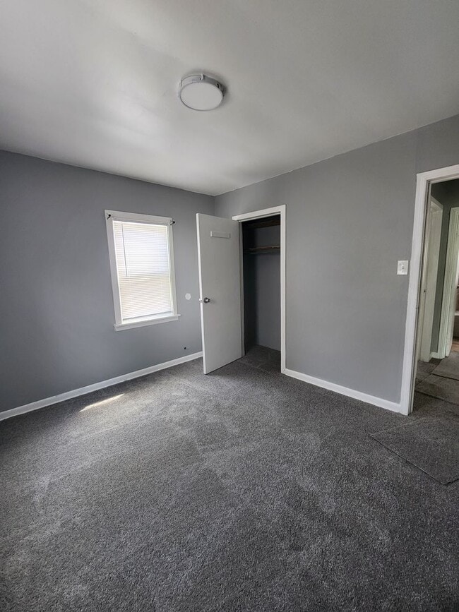 Building Photo - One Level VERY updated Home with (1) Car G...