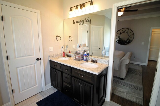 Building Photo - Beautiful and Convenient 3BR/2BA Home near Moody Airforce Base in Valdosta, GA