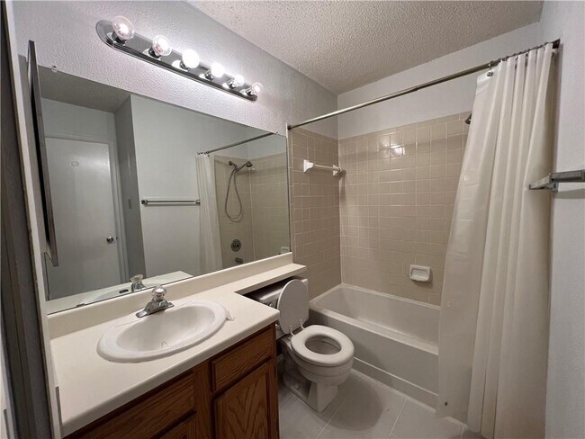 Building Photo - 11901 Swearingen Dr