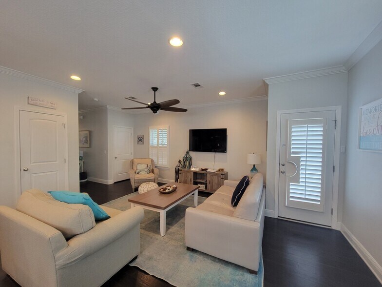 Building Photo - 129 Grayling Way