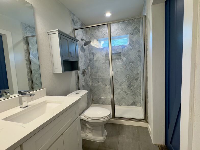 Building Photo - 5307 Wellington Dr