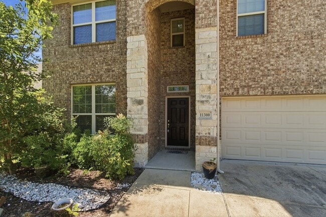 Building Photo - 11300 Hubbard Creek Dr