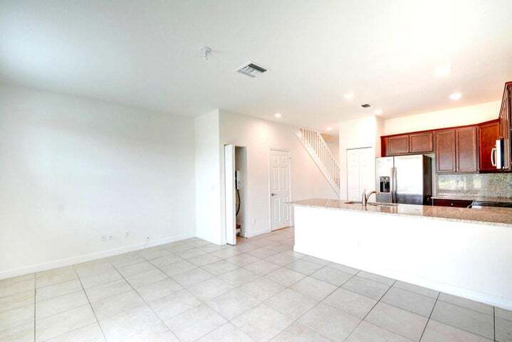 Building Photo - 5330 Ellery Terrace