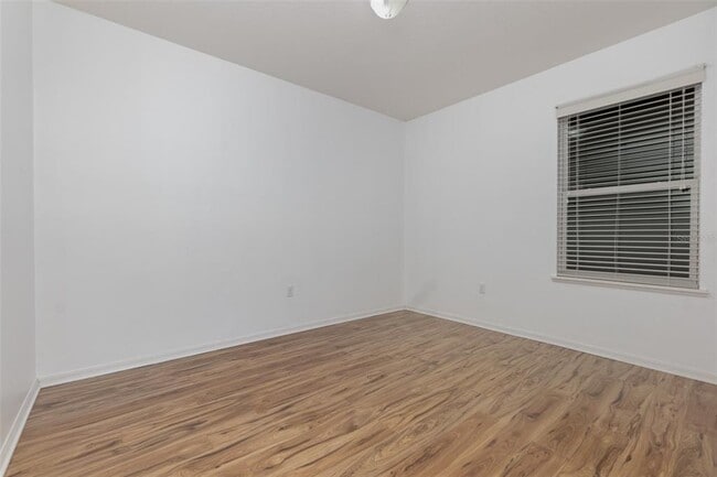 Building Photo - 1569 Tamarind Rd