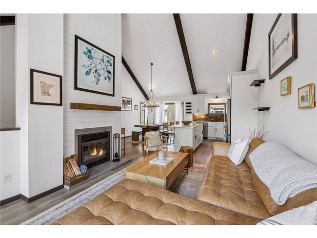 Building Photo - 2831 Kenwood Isles Dr