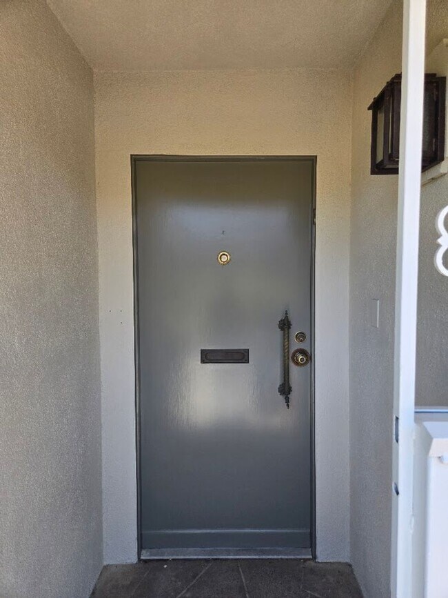 Building Photo - 3030 El Camino Ave