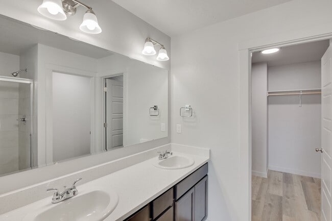 Building Photo - Near Everywhere You Want To Be!  Ambleside Townhomes!