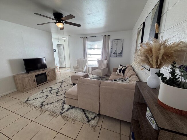 Building Photo - 15219 Westminister Ave