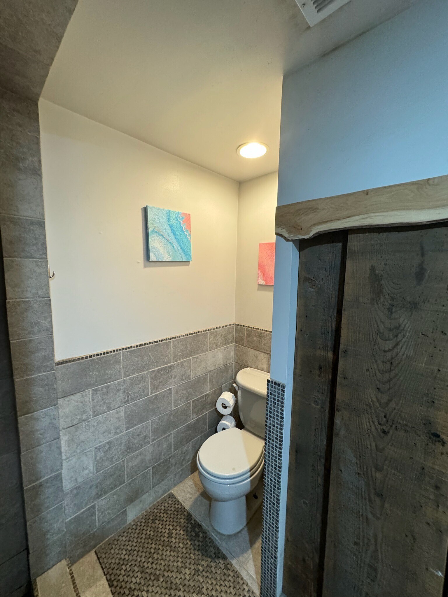 Building Photo - 634 NE 28th Ave