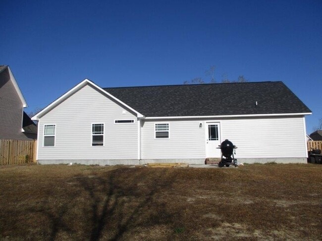 Building Photo - 3 bedroom, 2 bath in Rockford Forest