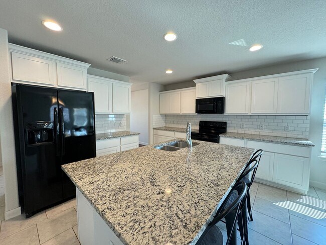 Building Photo - 3802 Appalachian Trl