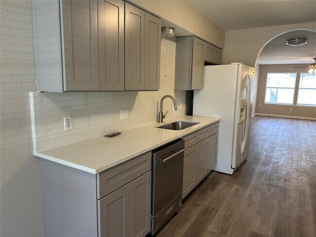 Building Photo - 13817 Merseyside Dr