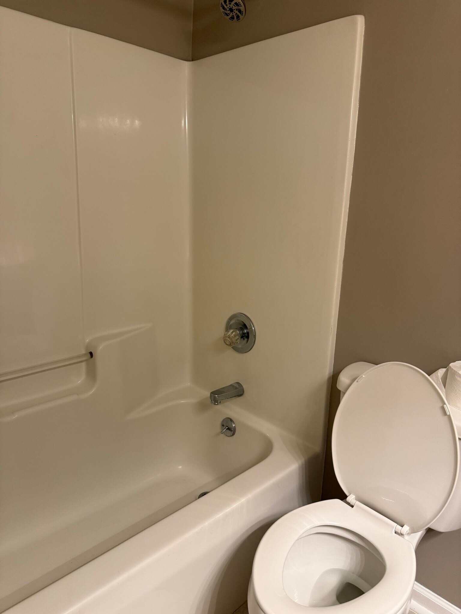 2nd bathroom - 101 Davis St