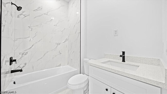 Building Photo - 1009-1011 NE 15th Ln