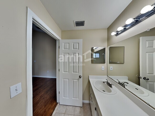 Building Photo - 1821 Rudder Dr