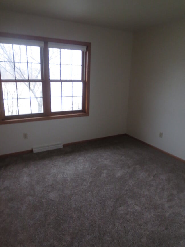 Building Photo - 409 Knights Ave