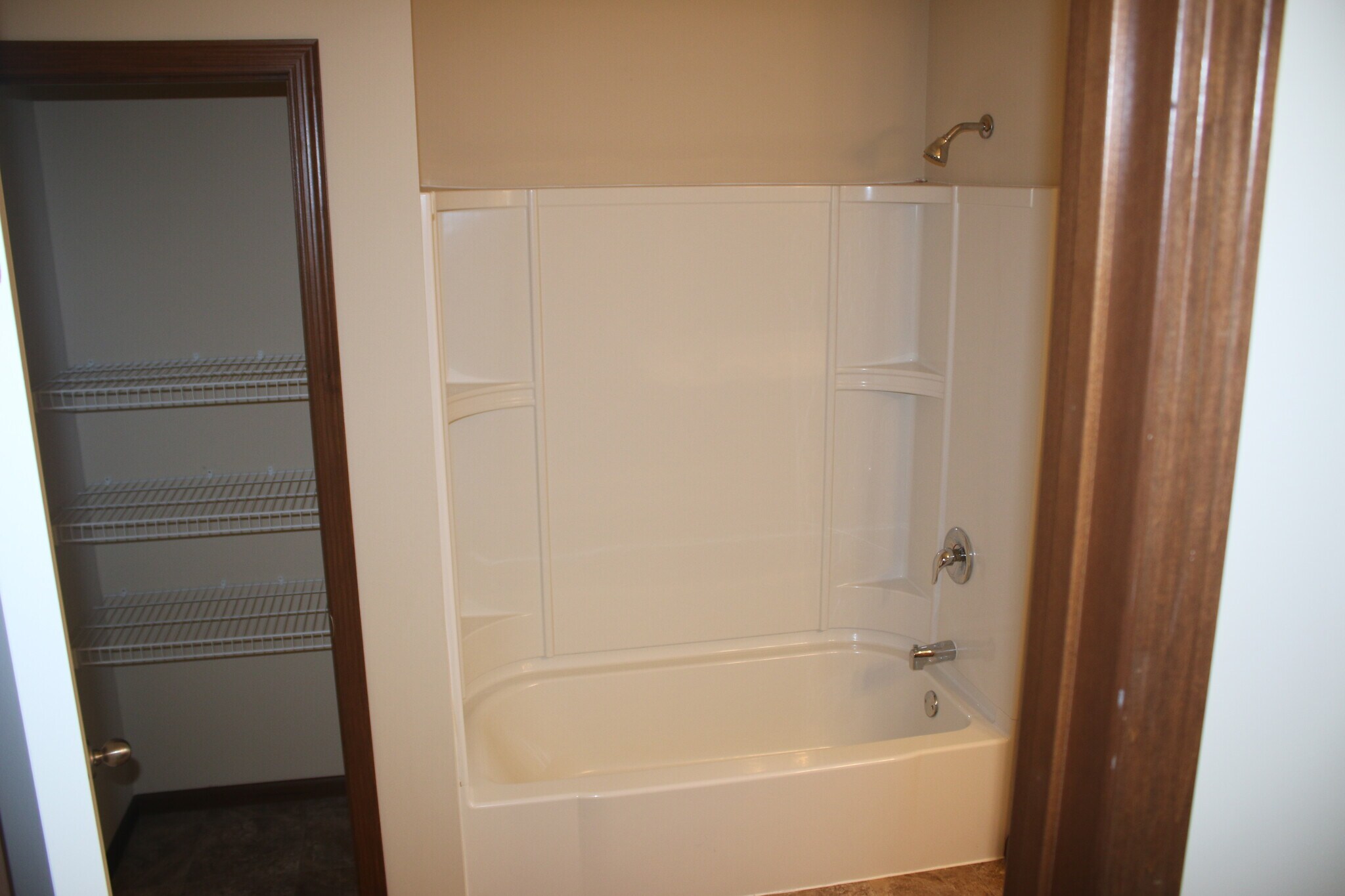 Shower - 5178 Foxfield Dr NW