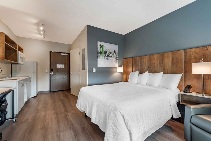 Building Photo - Furnished Studio-Colorado Springs - Center Park