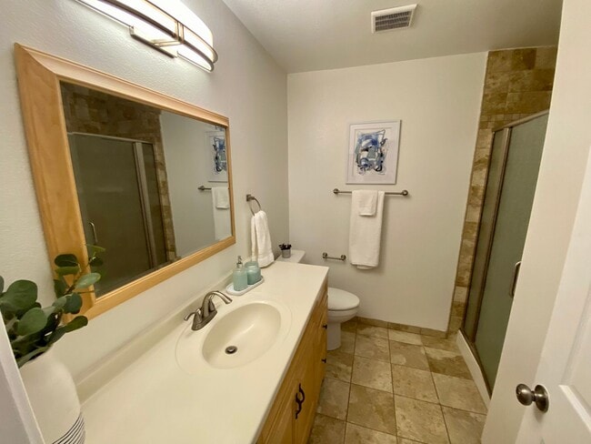 Building Photo - 124 Torrey Pine Terrace