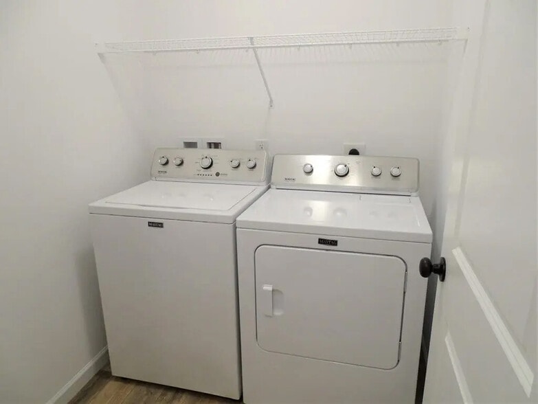 Building Photo - 4 Maize Cir