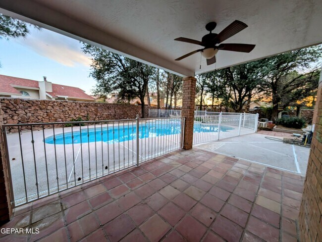 Building Photo - 11820 Pueblo Seguro Way